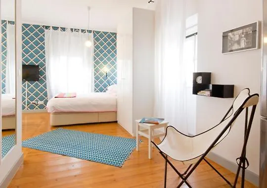 Mouraria Deluxe Apartman *