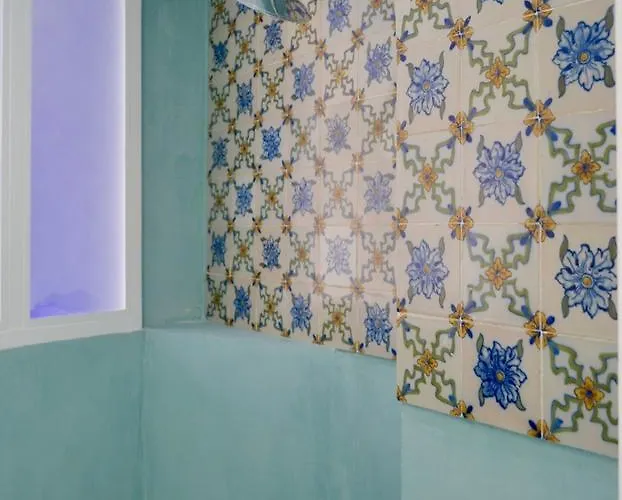 Mouraria Deluxe Apartman *